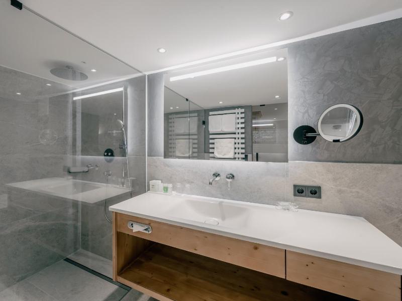 Suite with Balcony image 3