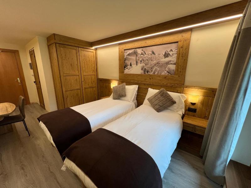 Double or Twin Room image 3