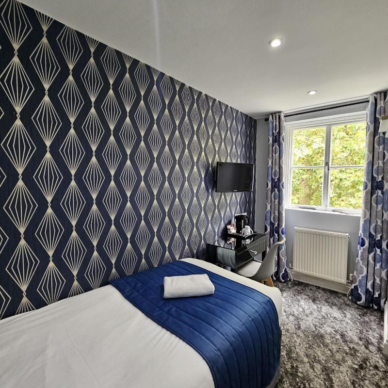 Single Room - En Suite image 1