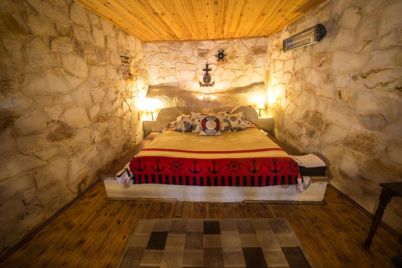 Deluxe Double or Twin Room image 4