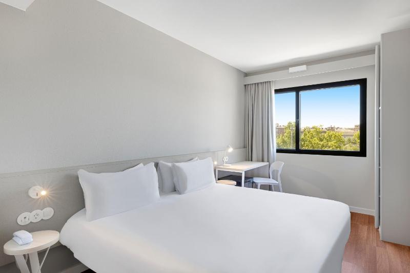 Deluxe Double Room with Castle View image 2
