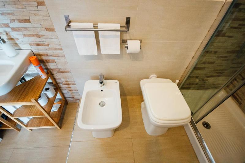 Double Room with Balcony and Sea View image 4