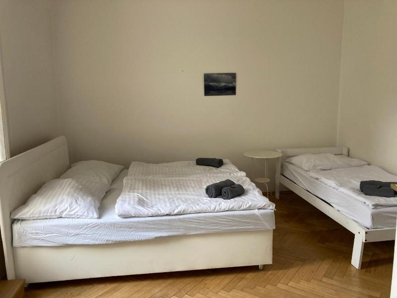 Castle View Apartment - image 3