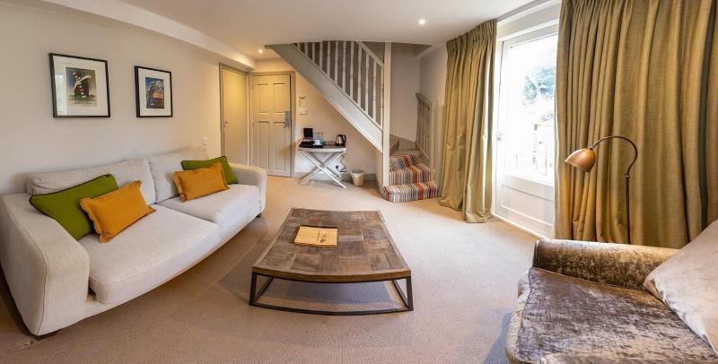 Luxury Quadruple Room image 1