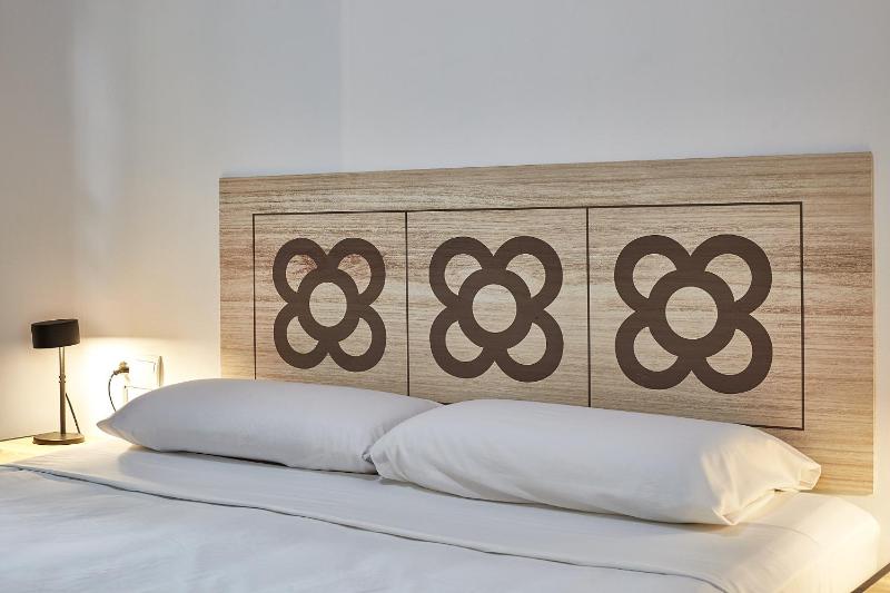 Double Room image 2