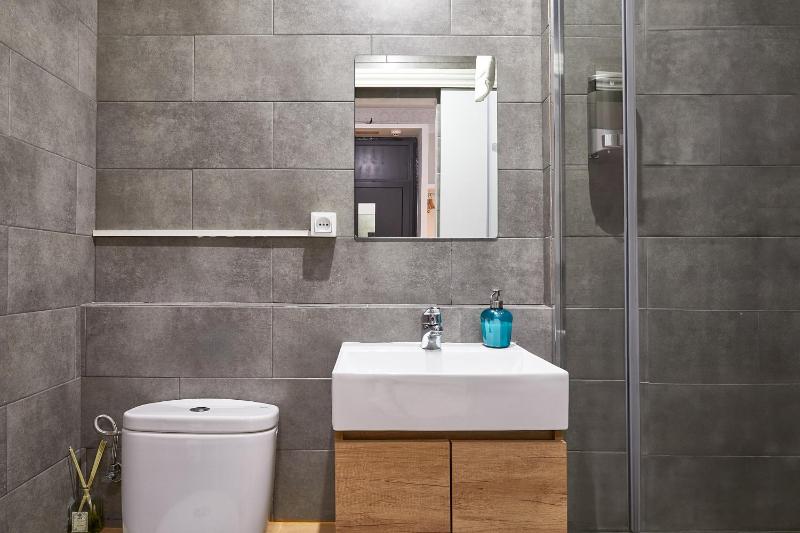 Double Room image 4