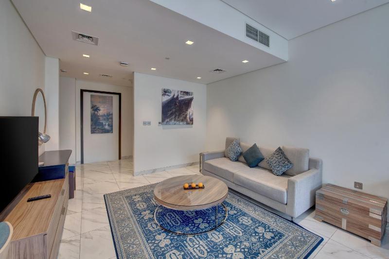 One-Bedroom Deluxe Apartment image 1