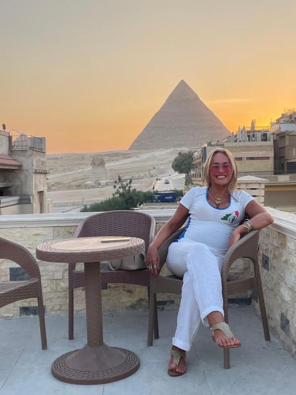 Sphinx palace pyramids view inn - image 1