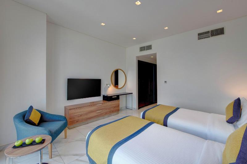 Three-Bedroom Deluxe Apartment image 3