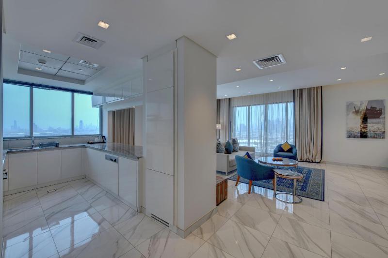 Three-Bedroom Deluxe Apartment image 1