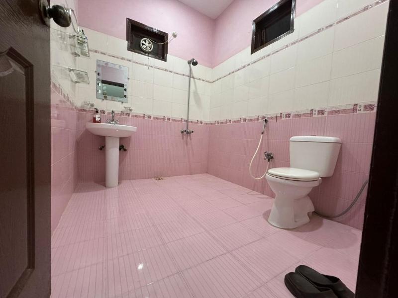 Joher Rooftop Haven-2BR Penthouse in Gulistan e Joher Blk 14 - image 6