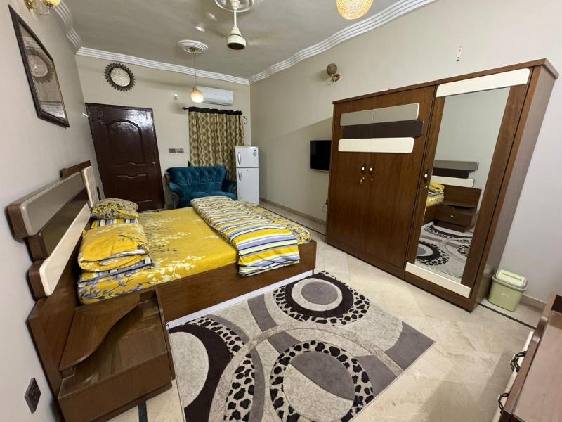 Joher Rooftop Haven-2BR Penthouse in Gulistan e Joher Blk 14 - image 14