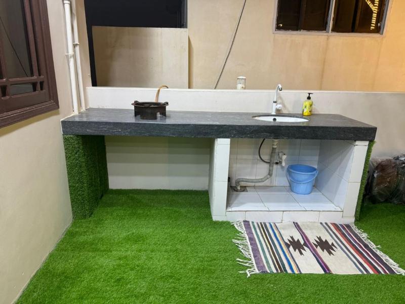 Joher Rooftop Haven-2BR Penthouse in Gulistan e Joher Blk 14 - image 15