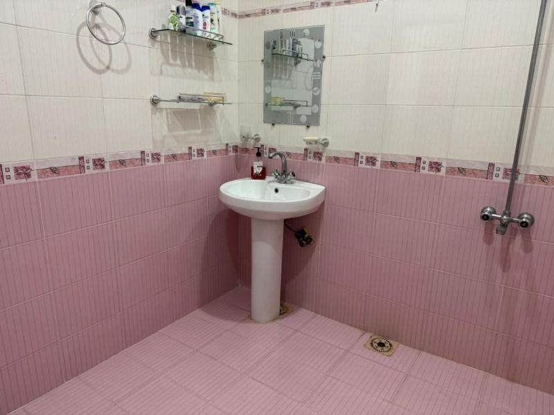 Joher Rooftop Haven-2BR Penthouse in Gulistan e Joher Blk 14 - image 4