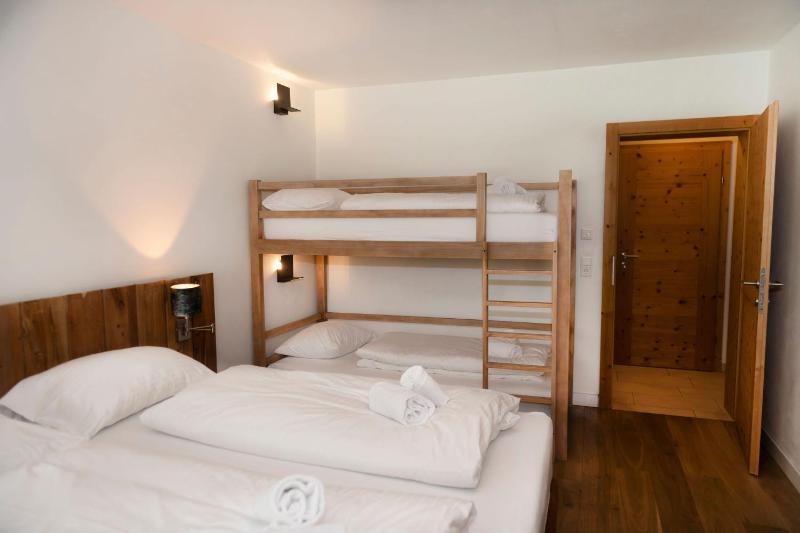 Four-Bedroom Apartment with Terrace (K12) image 3