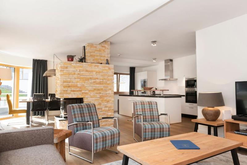 Four-Bedroom Apartment with Terrace (K12) image 4