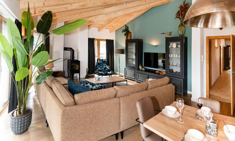 Four-Bedroom Penthouse Apartment image 3