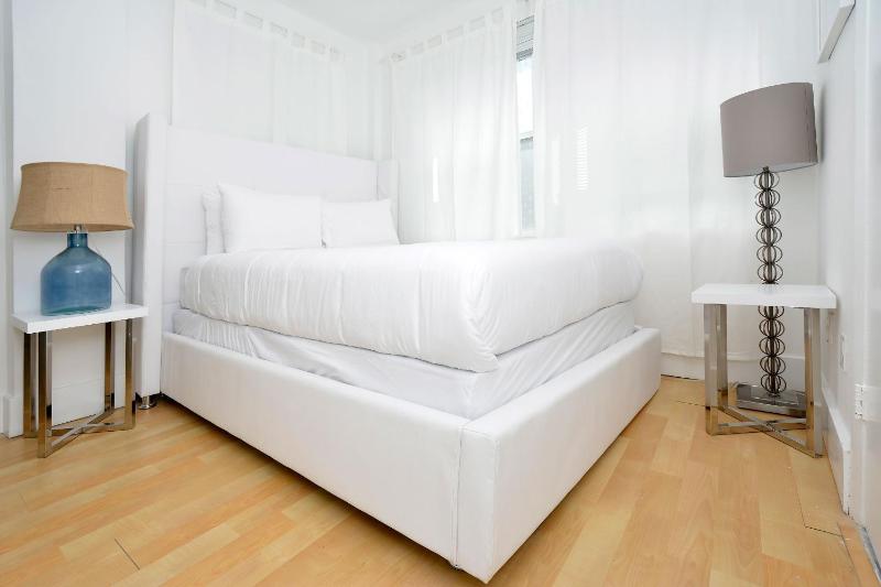 Art Deco Washingthon Apartment - image 28