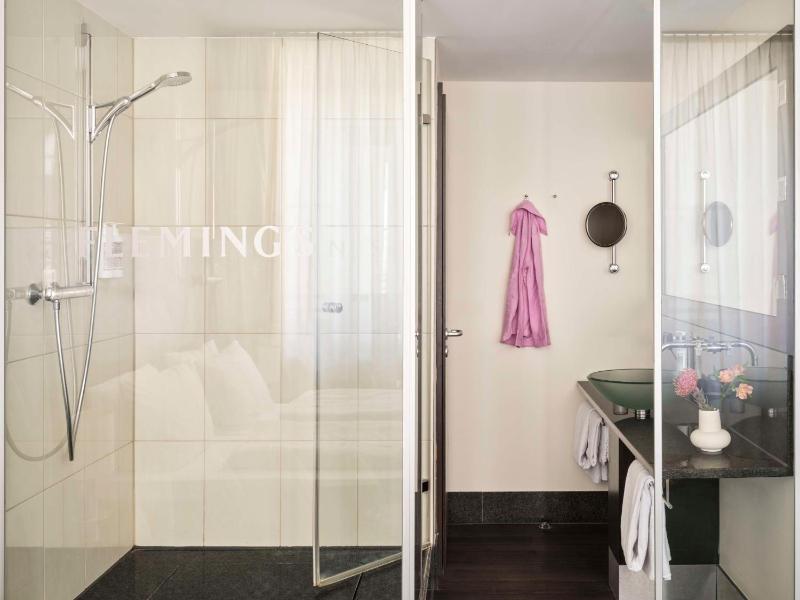Superior Double Room image 3