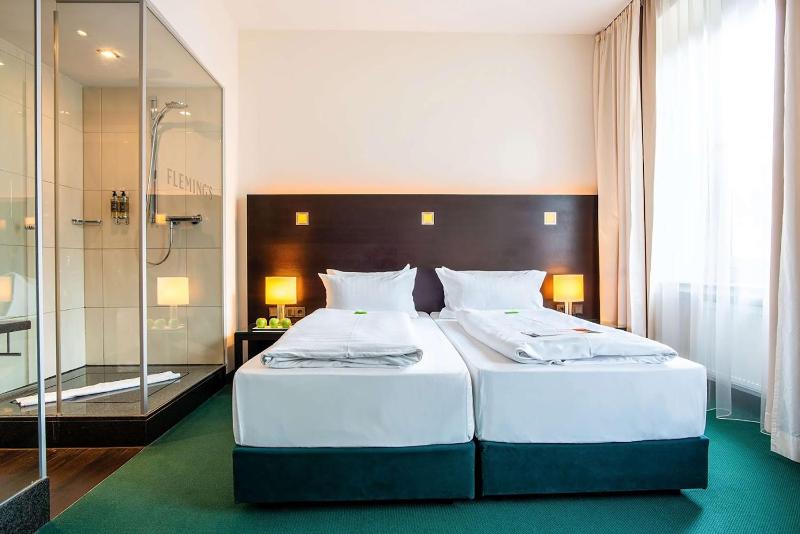Superior Double Room image 4