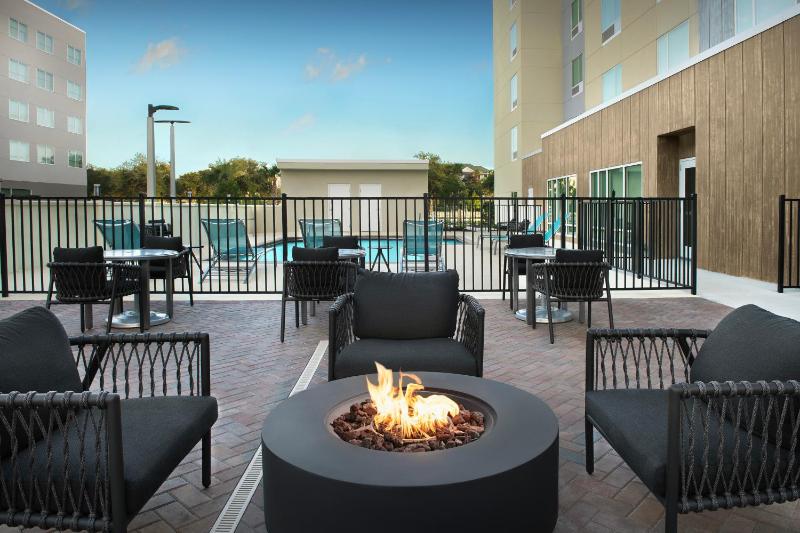 TownePlace Suites by Marriott Jacksonville Airport - image 22
