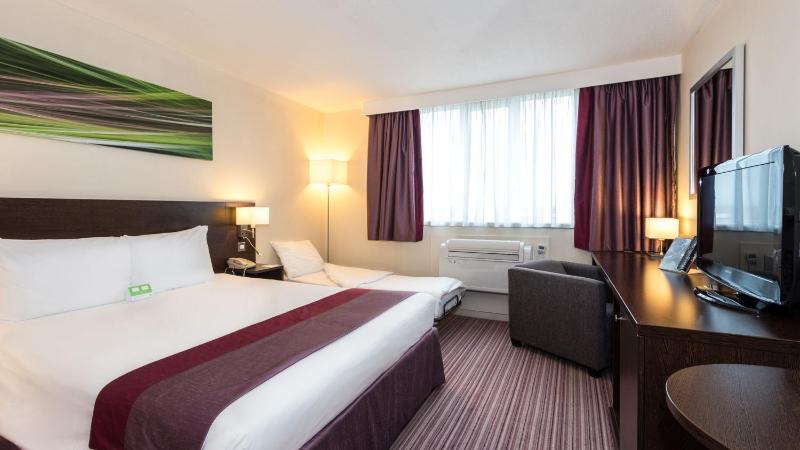 Standard Double Room image 2
