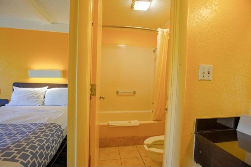 Standard Double Room image 1