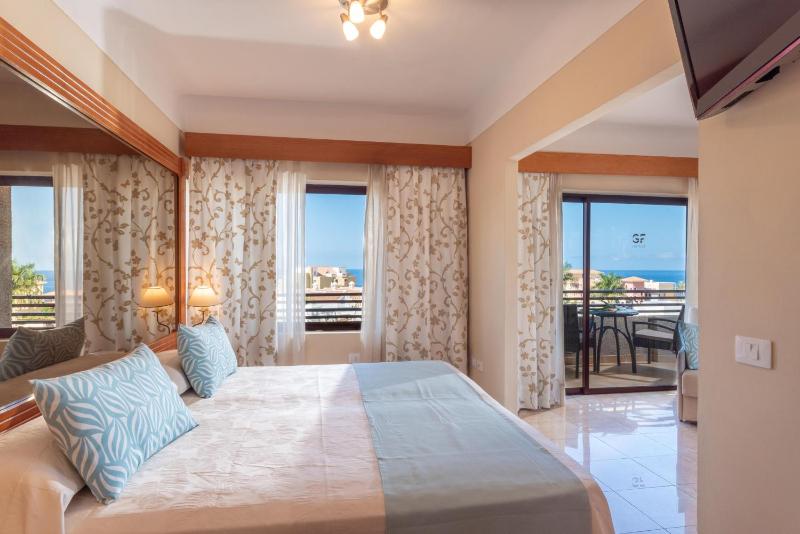 Junior Suite (2 Adults) image 1