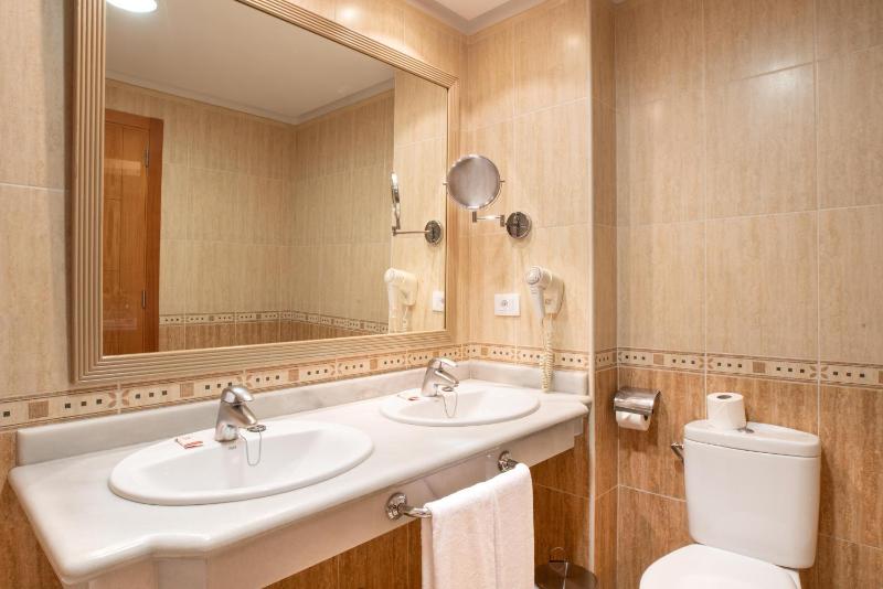 Double Room (2 Adults) image 3