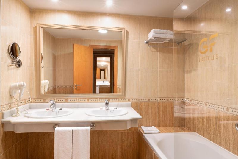 Double Room (3 Adults) image 2