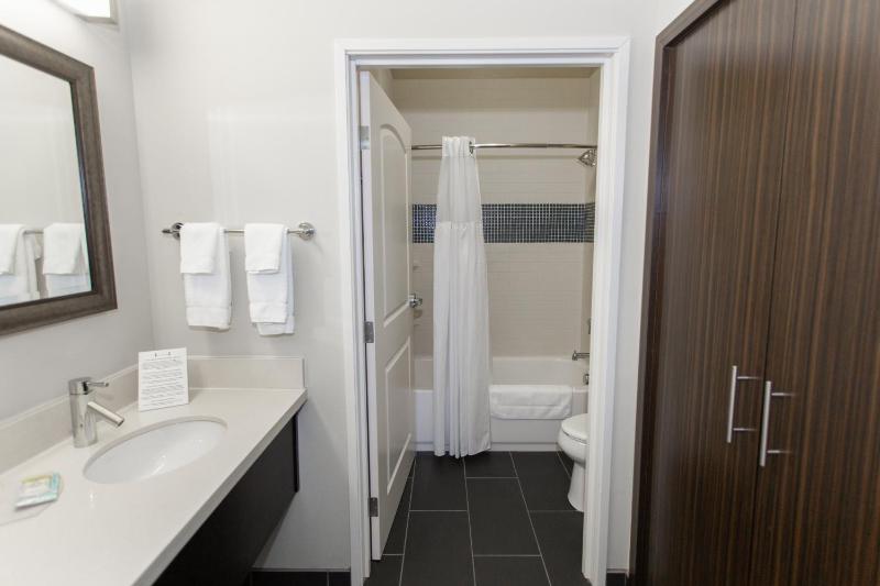 Studio Queen Suite image 2
