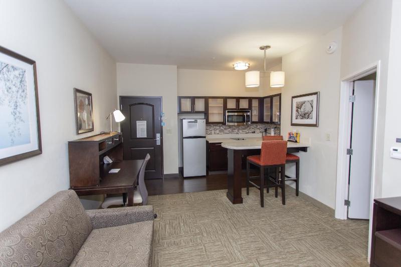 One-Bedroom King Suite image 2