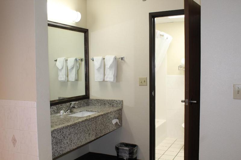 Executive King Room - Non-Smoking image 2