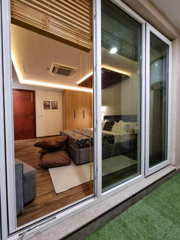 Luxury Gold Crest Apartment - image 6