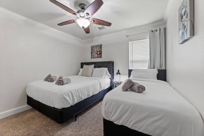 Perfect Harmony - Near Stadiums Airport & Downtown - image 36
