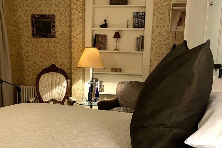 Superior Queen Room image 4