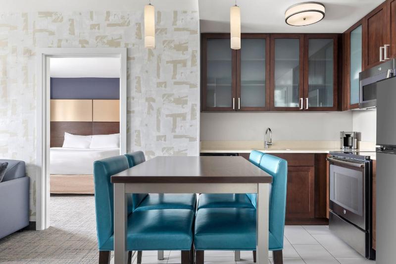 Two-Bedroom Suite with Two Bathrooms image 3