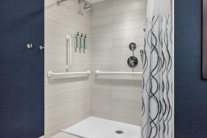 Two-Bedroom Suite with Two Bathrooms image 2