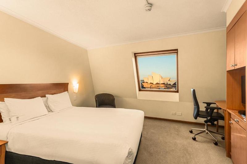 Queen Room Harbour View image 1