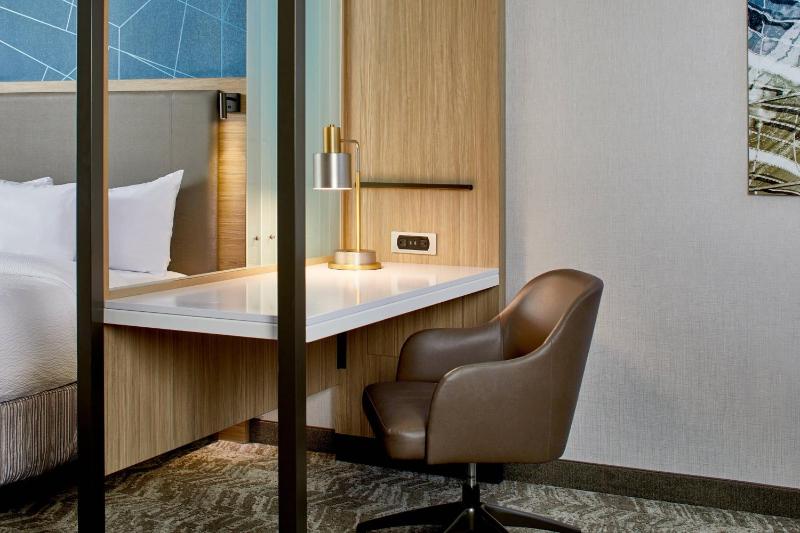 King Suite with Sofa Bed image 4