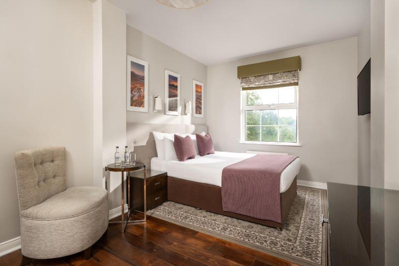 Double Room image 1