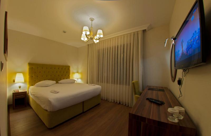 Budget Double Room image 2