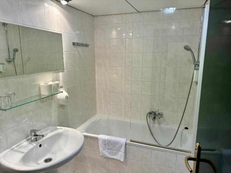 Double or Twin Room image 1