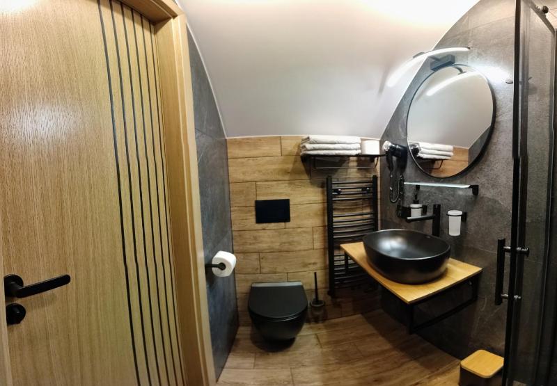 Triple Room with Bathroom image 2