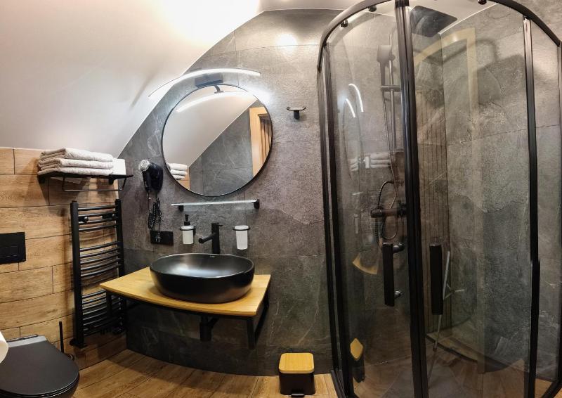 Triple Room with Bathroom image 4