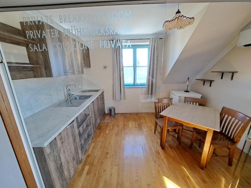 One-Bedroom Superior Apartment image 1