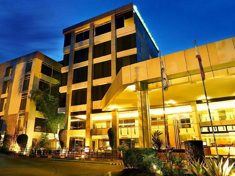 The Ritz Hotel at Garden Oases - image 1