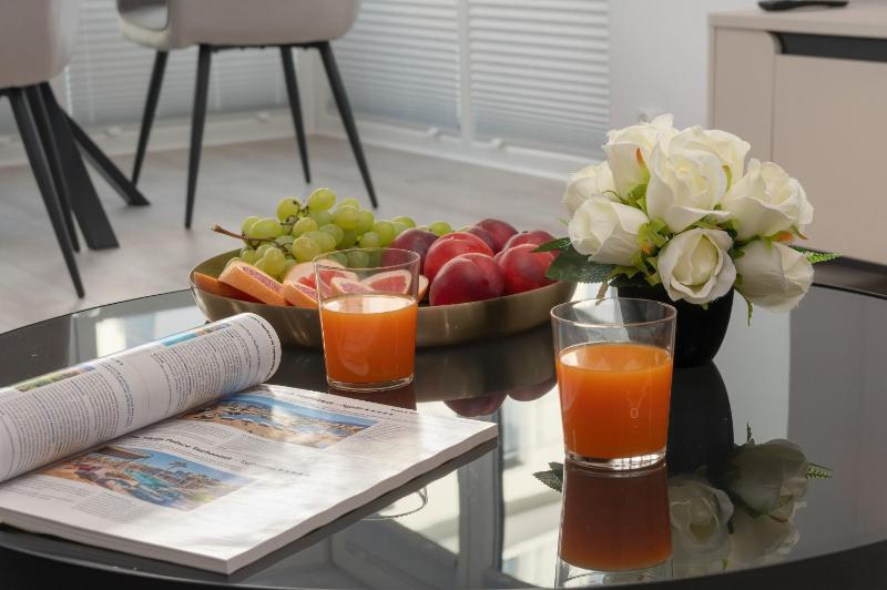 Funkcjonalny Apartament Smart TV & WiFi by Noclegi Renters - image 10
