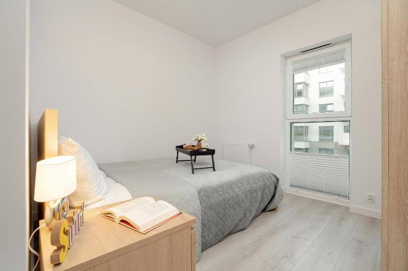 Funkcjonalny Apartament Smart TV & WiFi by Noclegi Renters - image 8