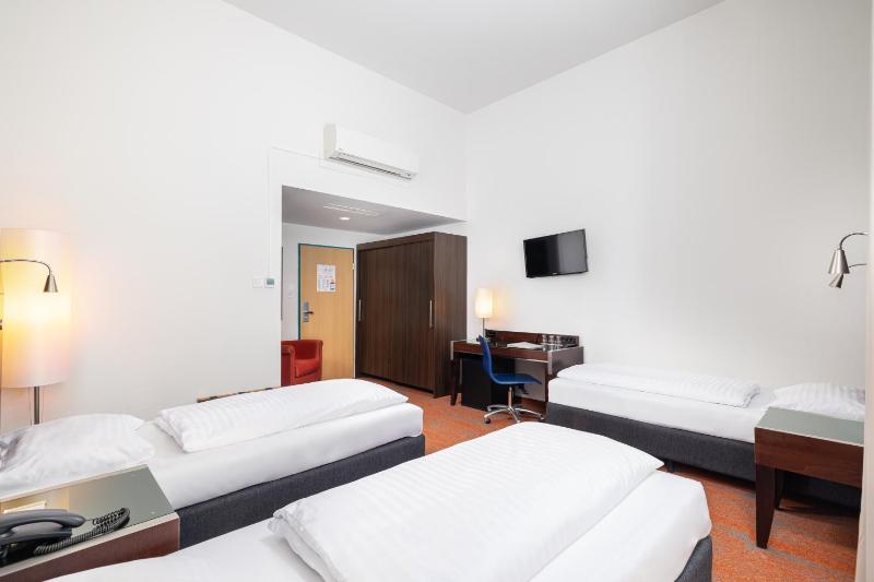 Triple Room image 4